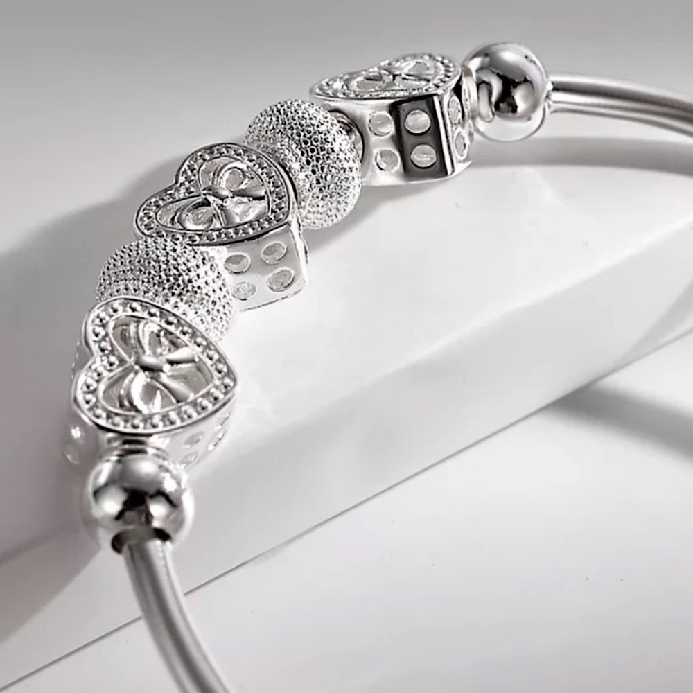*NEW* | .925 Sterling silver heart bangle bracelet